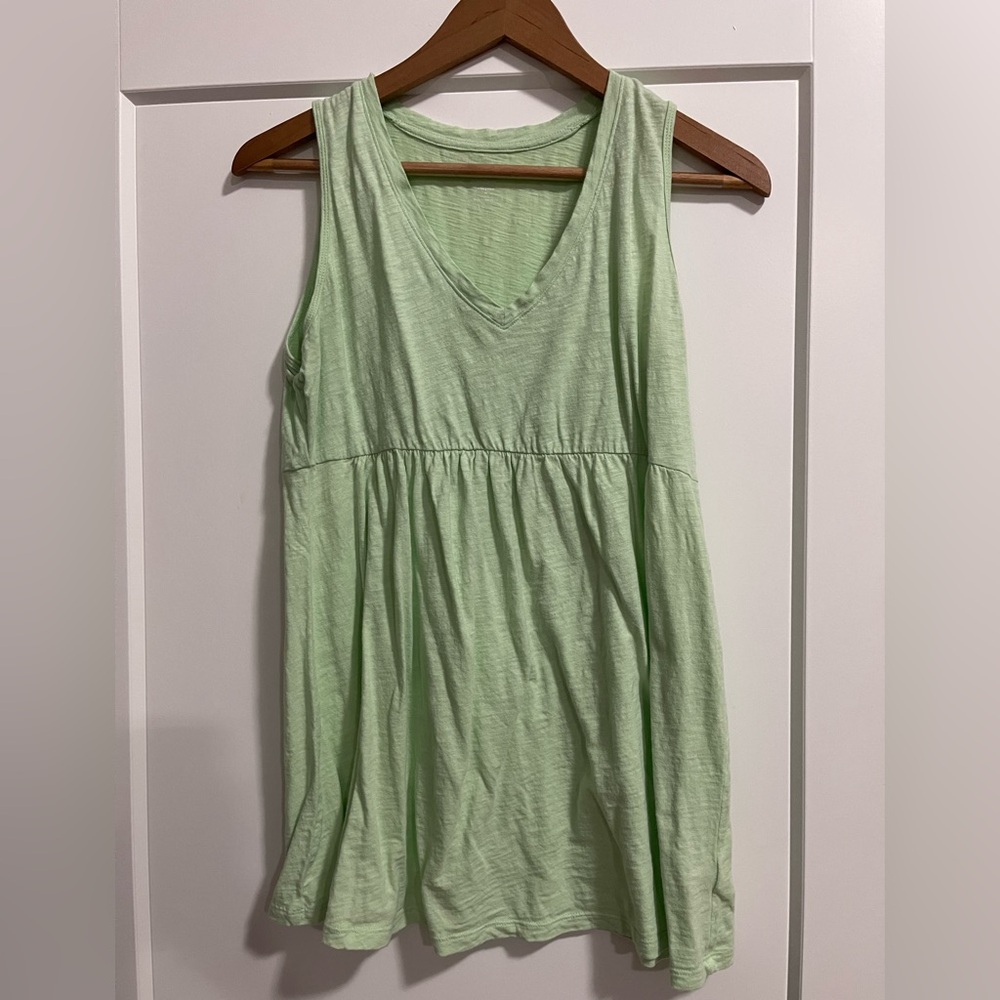 EUC Old Navy Maternity Sleeveless Green Women's Top - Size Medium